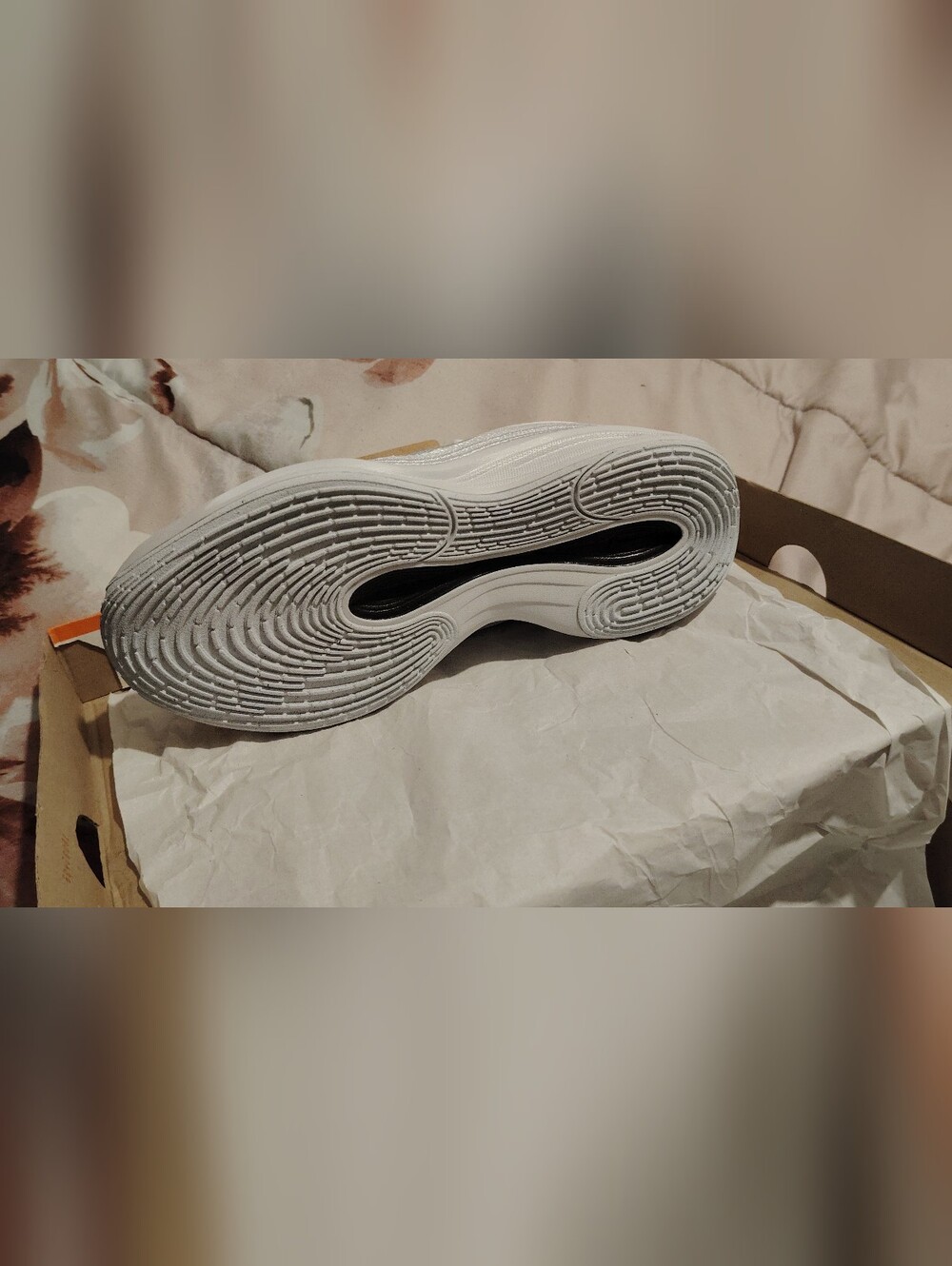 Nike - Picture 2 of 3